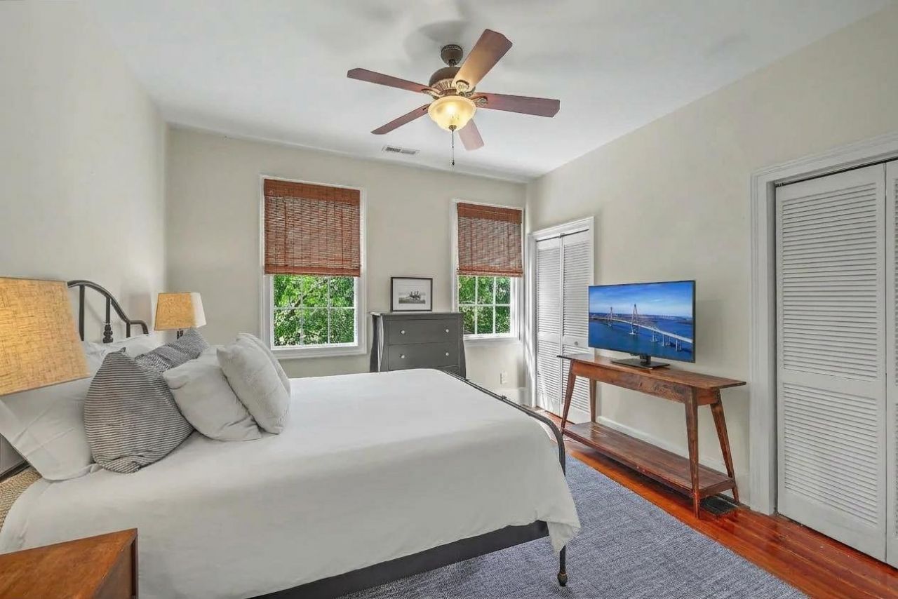102 Nassau Street Photo 16