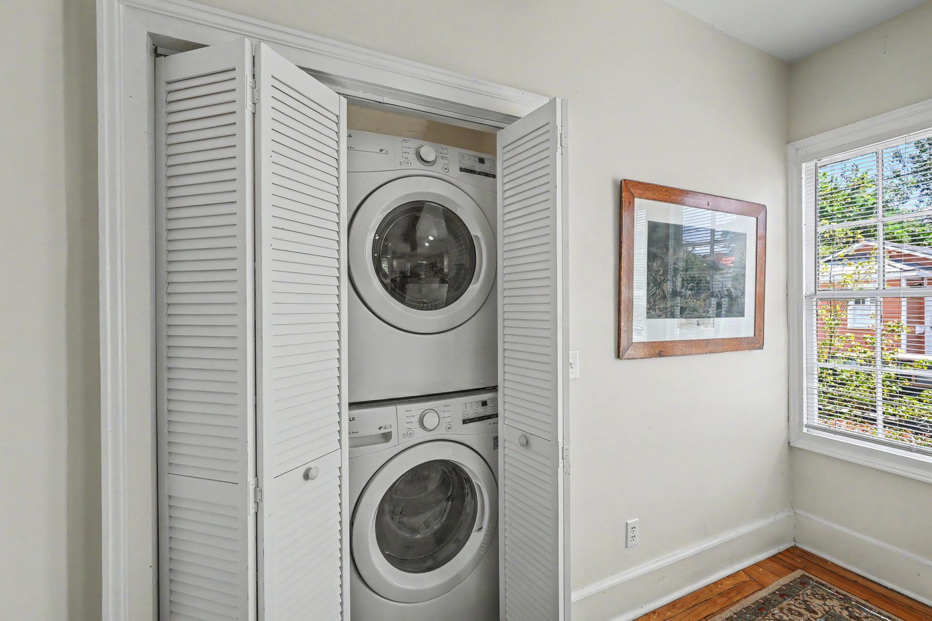 102 Nassau Street Photo 21