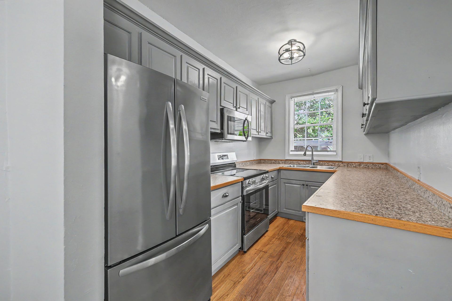 102 Nassau Street Photo 26