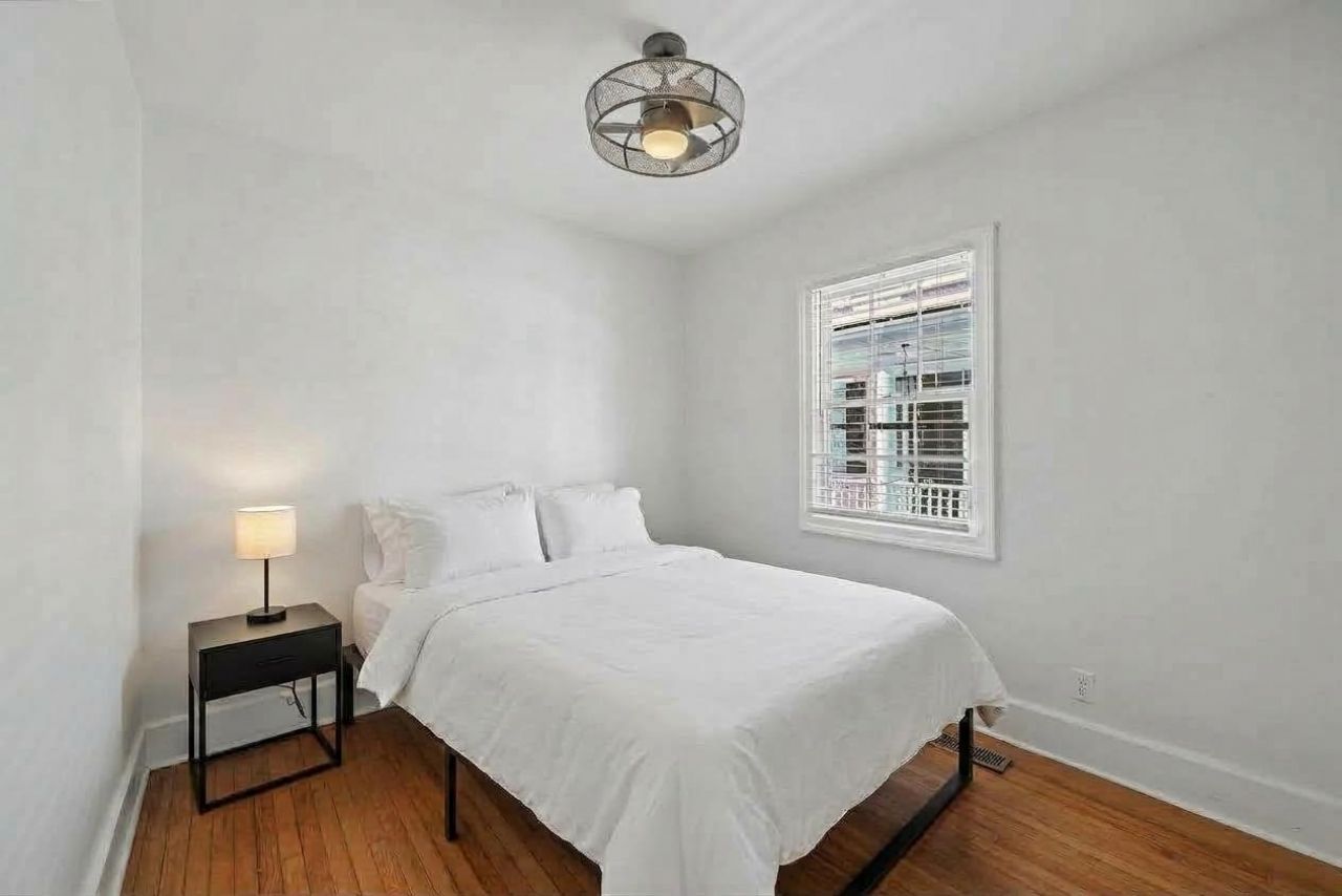 102 Nassau Street Photo 30