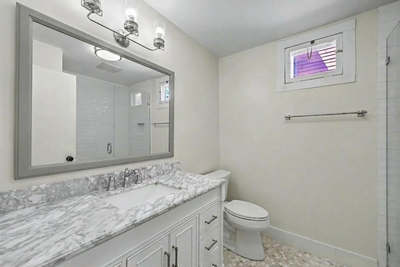 102 Nassau Street Photo 32
