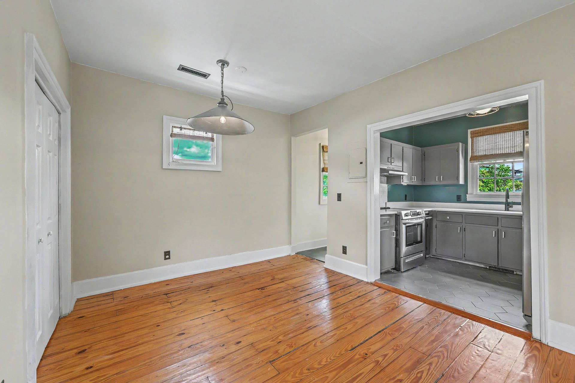 102 Nassau Street Photo 39