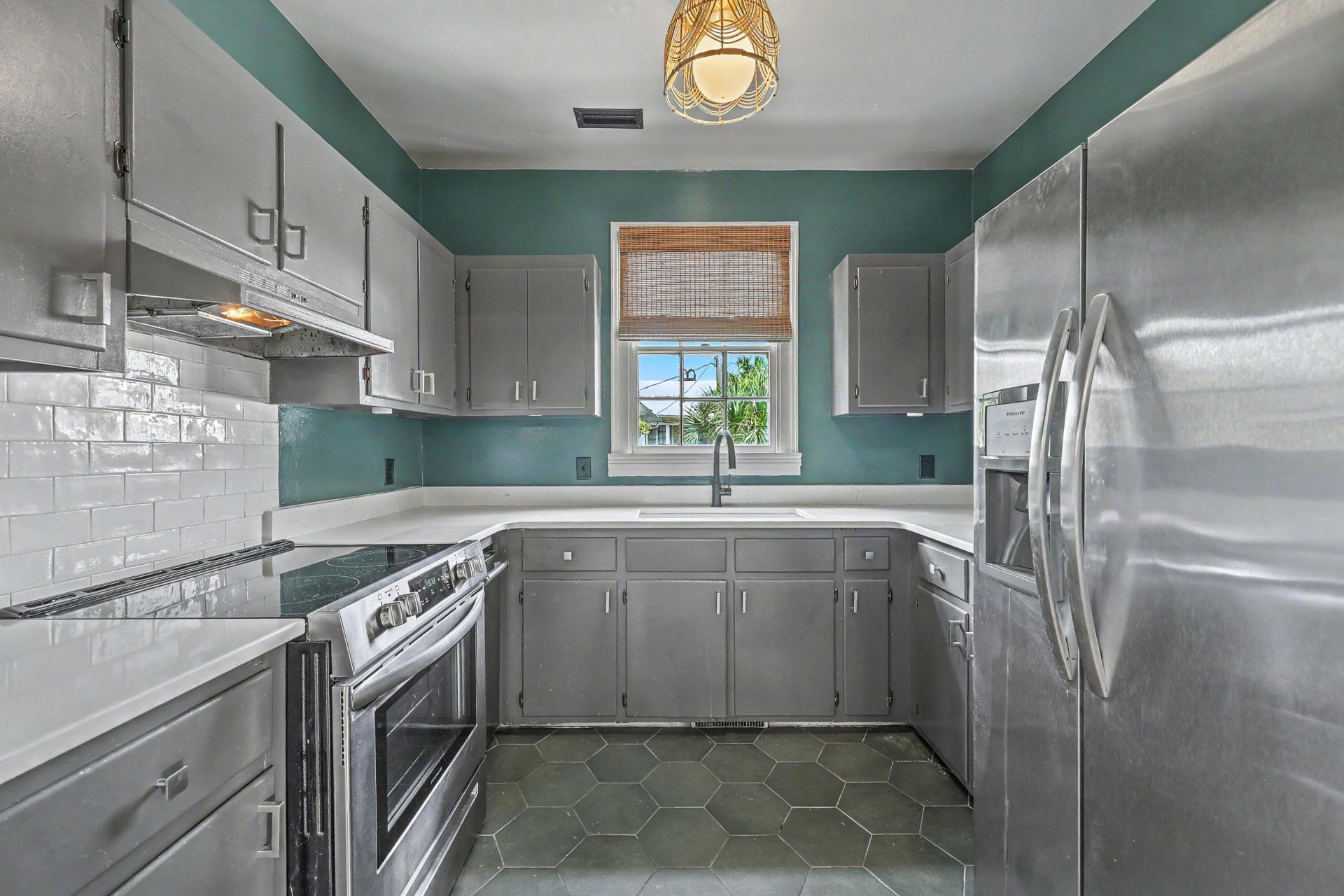 102 Nassau Street Photo 40