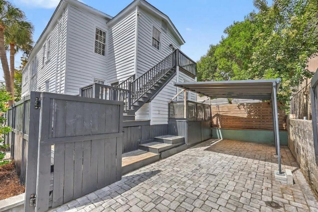 102 Nassau Street Photo 5