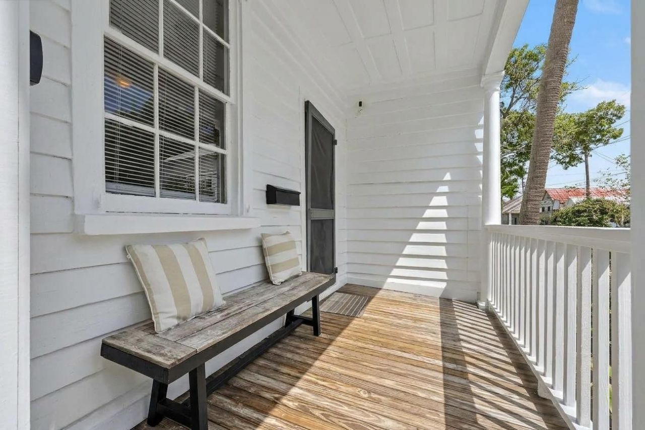 102 Nassau Street Photo 7