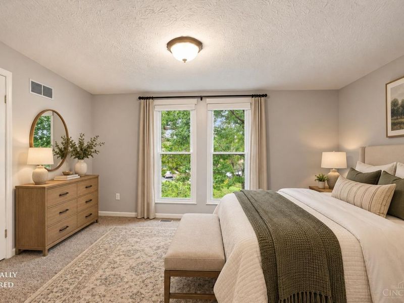1042 Stratford Court, Loveland, OH 45140 Photo 4