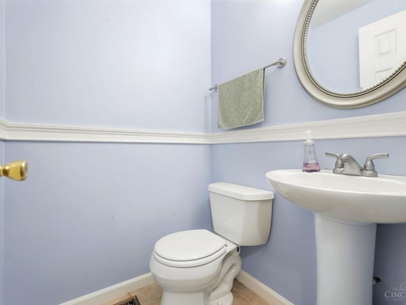 1042 Stratford Court, Loveland, OH 45140 Photo 5