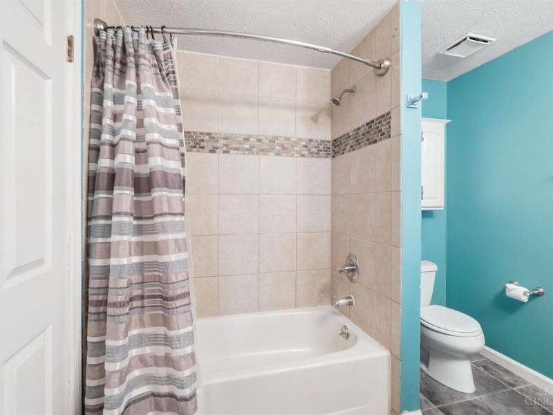 1042 Stratford Court, Loveland, OH 45140 Photo 7
