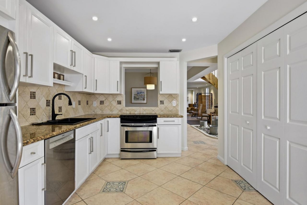 1172 Hillsboro Mile, Unit 3-3, Hillsboro Beach, FL 33062 Photo