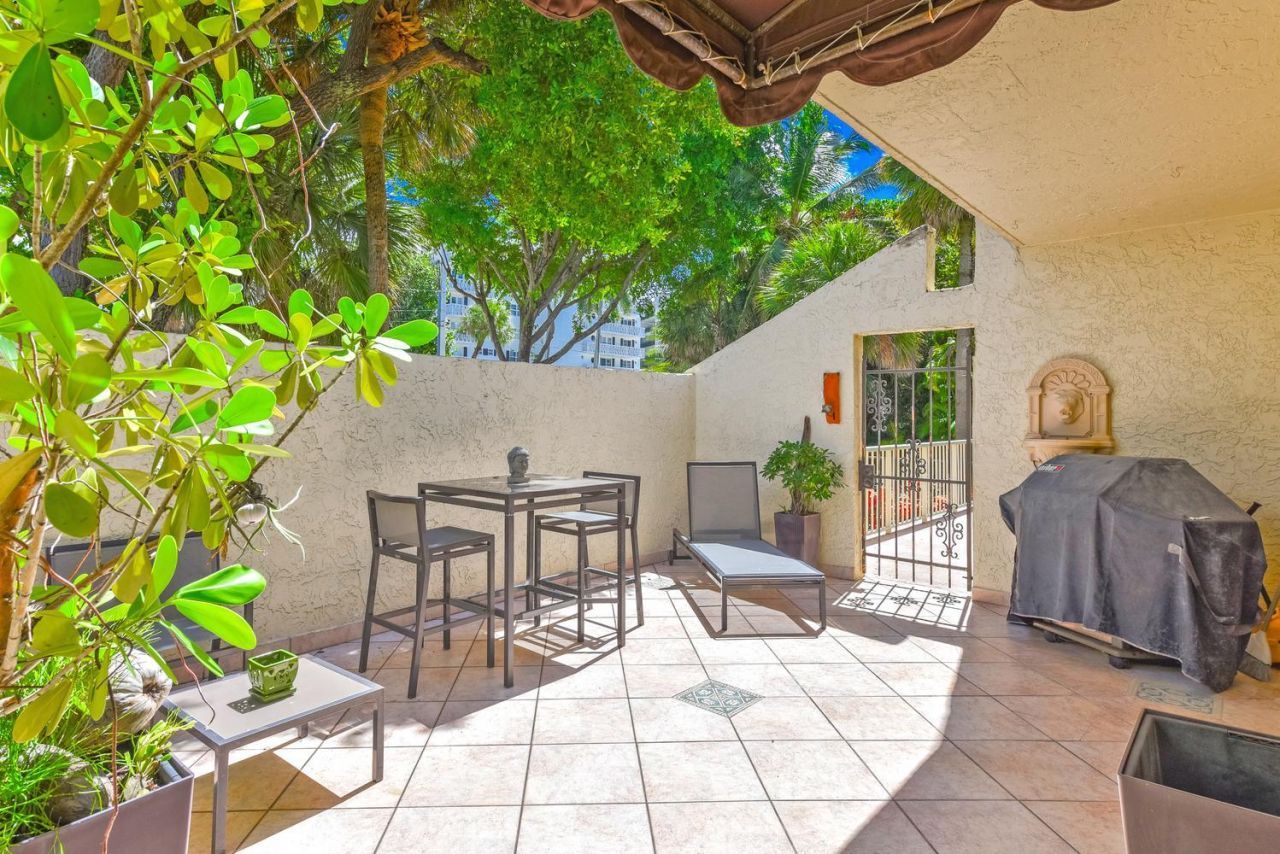 1172 Hillsboro Mile, Unit 3-3, Hillsboro Beach, FL 33062 Photo