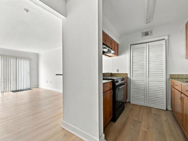 2303 N CONGRESS Avenue, Unit 11, Boynton Beach, FL 33426
