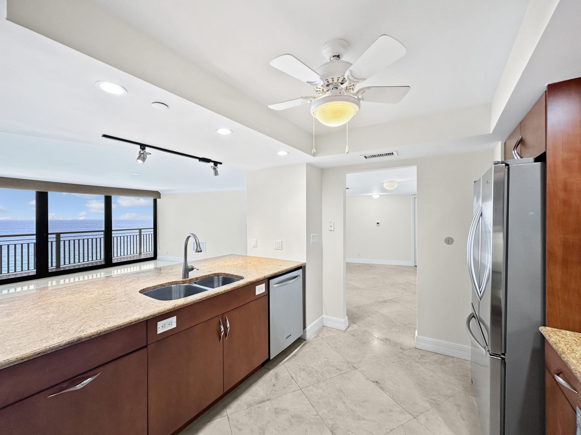 3000 N Ocean Drive, Unit 35-E, Singer Island, FL 33404 Photo