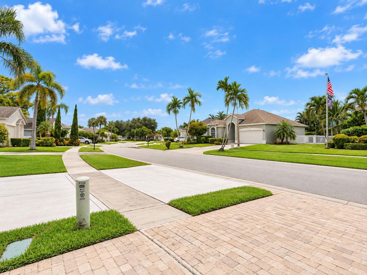 139 Saratoga Boulevard E, Royal Palm Beach, FL 33411 Photo