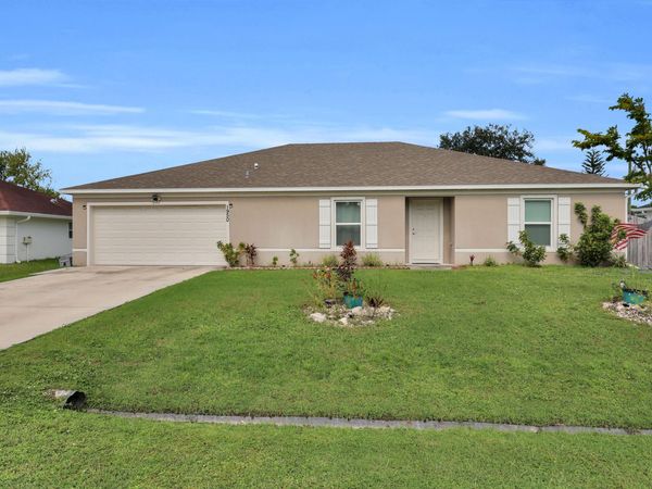 1950 SW Diamond Street, Port St. Lucie, FL 34953