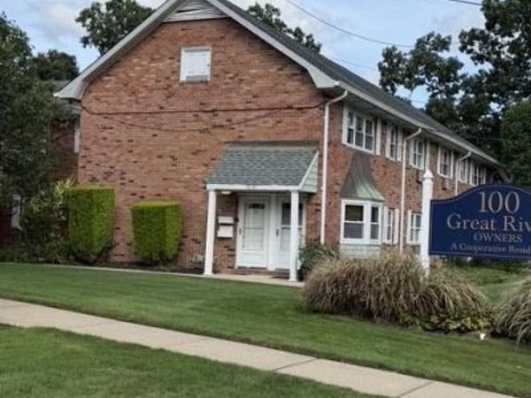 100 Connetquot Ave , Unit 36, East Islip, NY 11730
