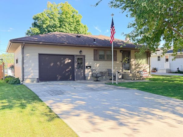 514 4th Avenue SE, Stewartville, MN 55976