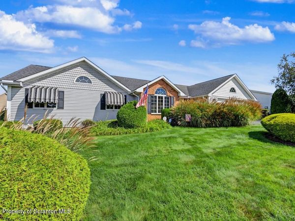 425 Thomas Drive , Dunmore, PA 18512
