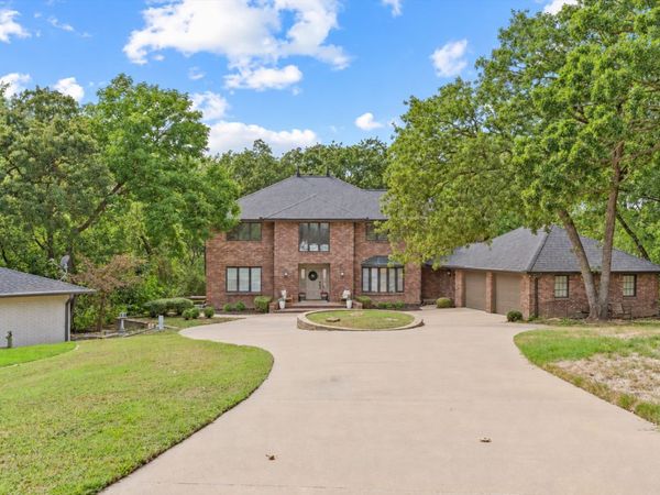 601 Oakridge Drive , Bartlesville, OK 74006