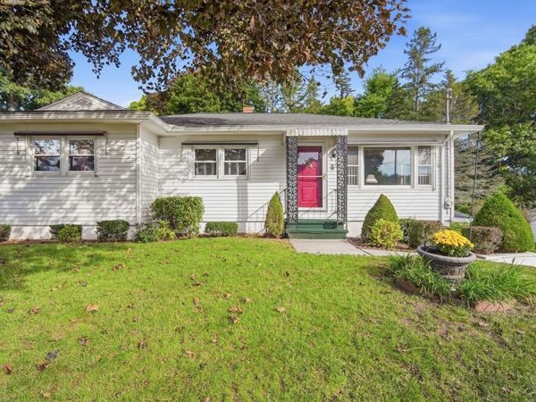 6 Sasur St, Palmer, MA 01080