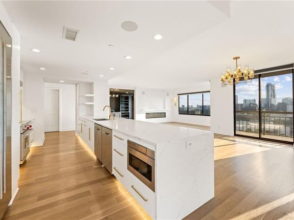 3481 Lakeside Drive NE, Unit P206, Atlanta, GA 30326