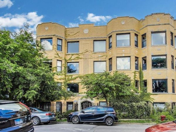 3106 W Lyndale Street, Unit 2A, Chicago, IL 60647