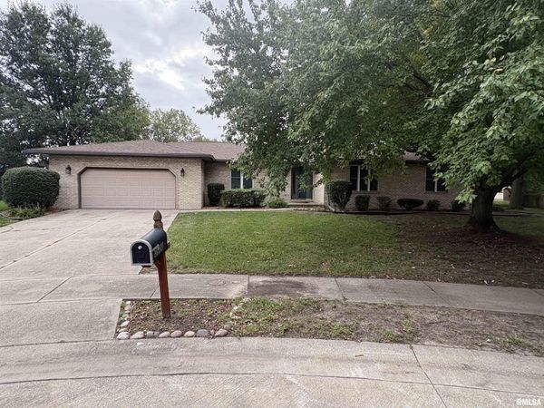 3100 Saint Helens Court, Springfield, IL 62704