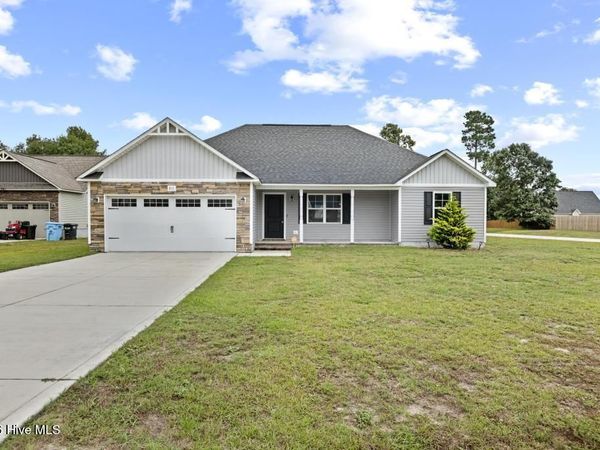 211 Rowland Drive , Richlands, NC 28574