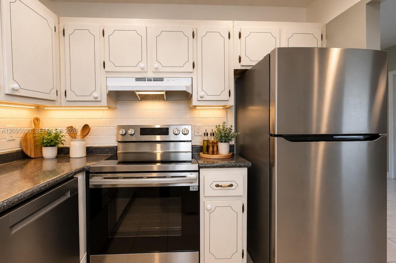 180 Saxony D , Unit 180, Delray Beach, FL 33446 Photo
