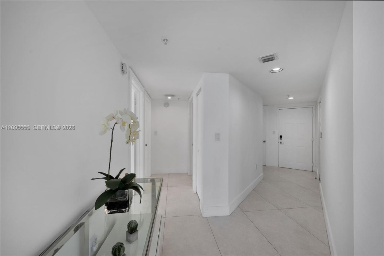 2080 S Ocean Dr, Unit 511, Hallandale Beach, FL 33009 Photo