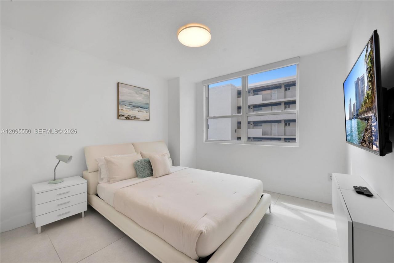 2080 S Ocean Dr, Unit 511, Hallandale Beach, FL 33009 Photo