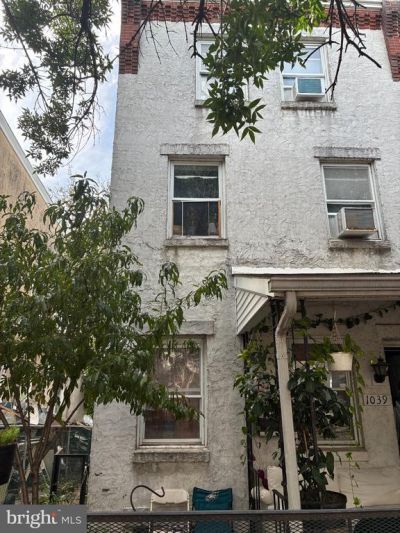 1039 CHERRY STREET , NORRISTOWN, PA 19401