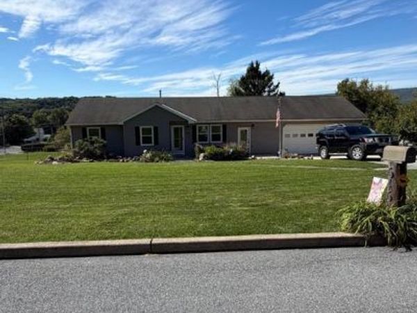 646 S LEHIGH GAP STREET , WALNUTPORT, PA 18088
