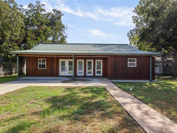 541 S Jackson ST, La Grange, TX 78945