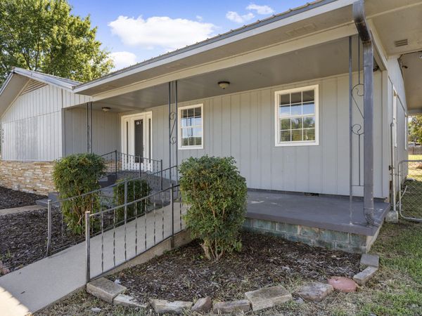 6806 59 , Grove, OK 74344