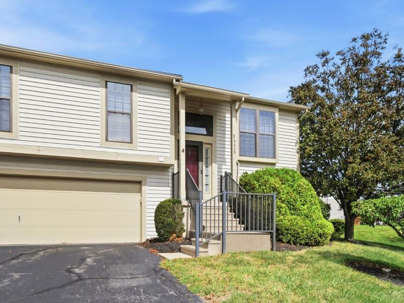 3678 Country Ridge, Mason, OH 45040 Photo 2