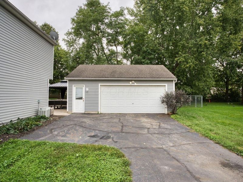 1126 Lake Forest Drive, Hebron, OH 43025 Photo 4