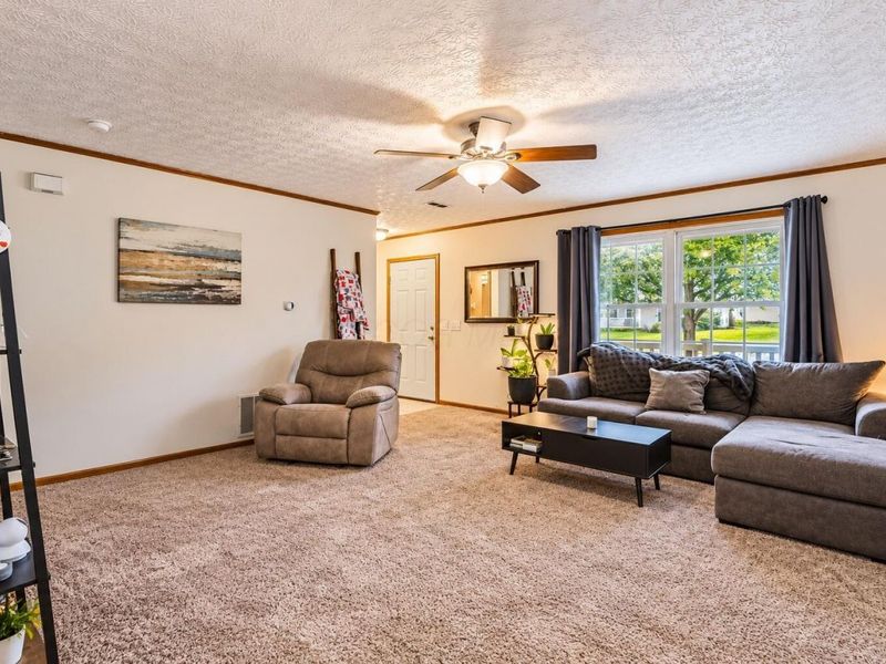1126 Lake Forest Drive, Hebron, OH 43025 Photo 4