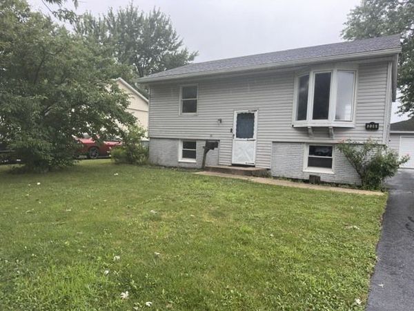 236 E Rose Street, Glenwood, IL 60425