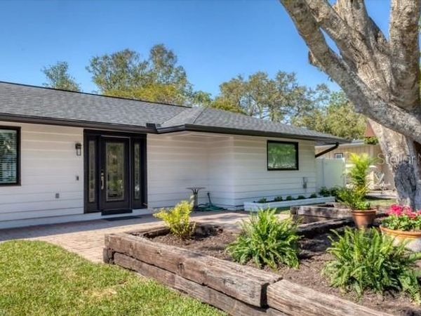 2553 E PAULSTAN COURT , SARASOTA, FL 34237