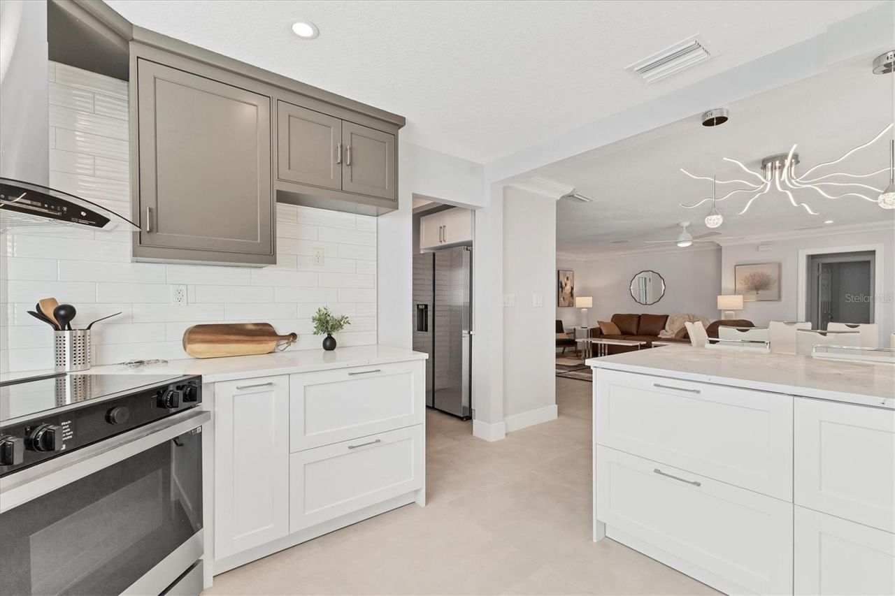 2553 E Paulstan Court , Sarasota, FL 34237 Photo