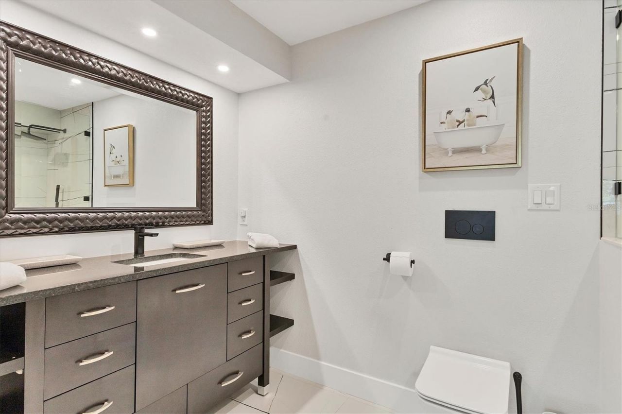 2553 E Paulstan Court , Sarasota, FL 34237 Photo