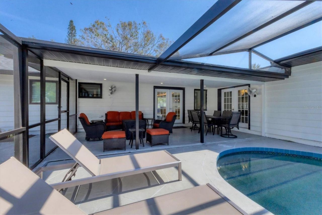2553 E Paulstan Court , Sarasota, FL 34237 Photo