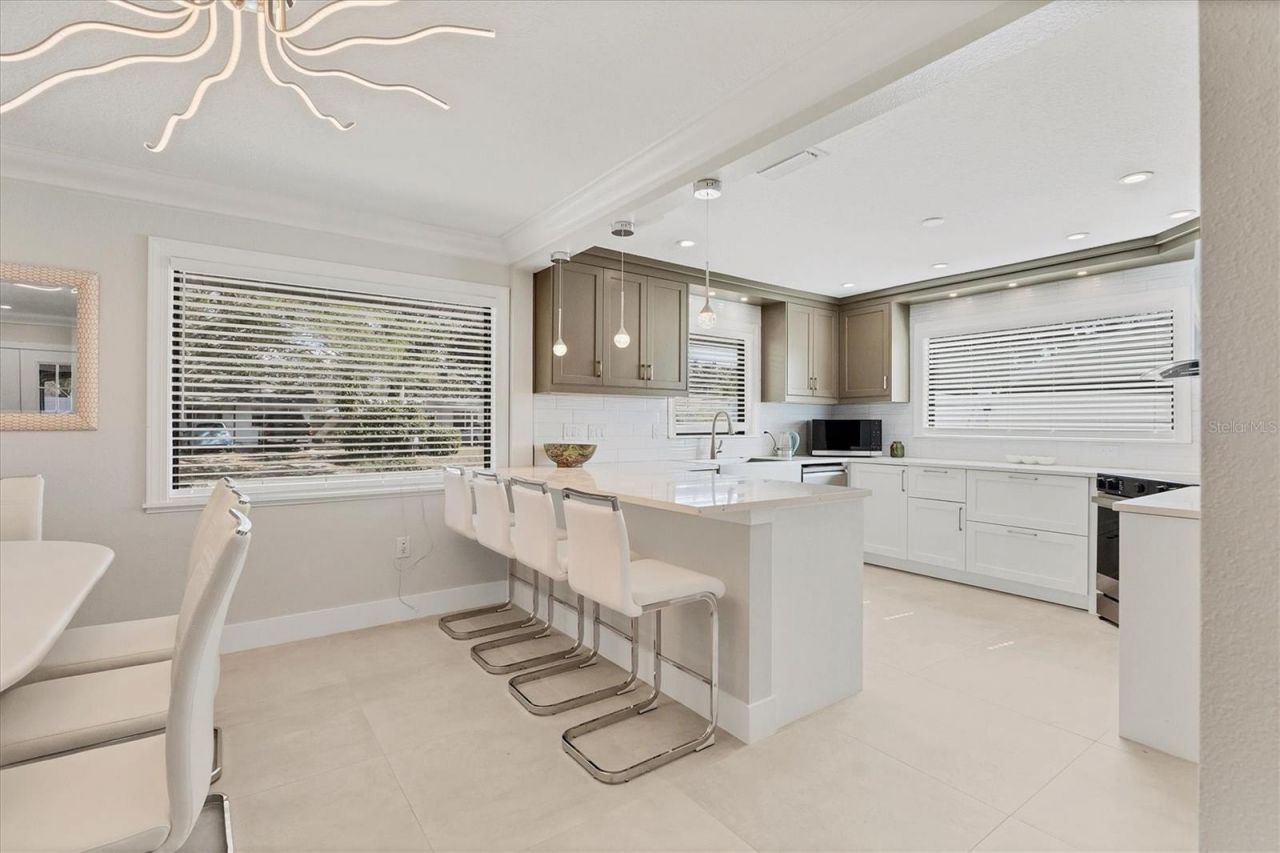 2553 E Paulstan Court , Sarasota, FL 34237 Photo