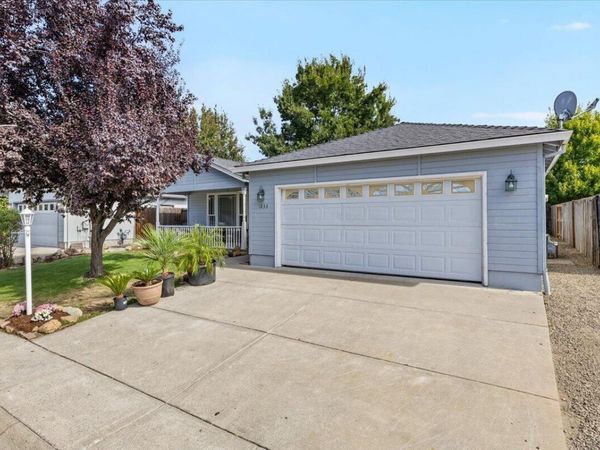 1233 Pheasant Way, Central Point, OR 97502
