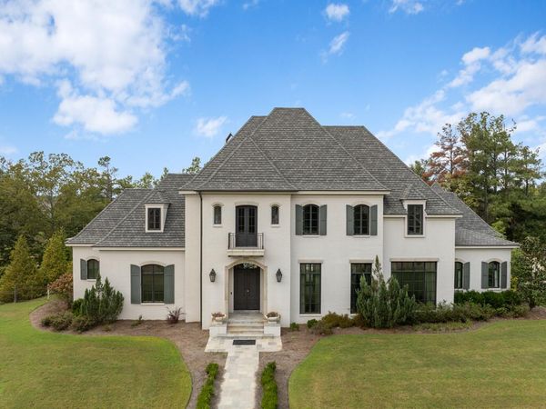 1165 East Wellsgate Dr., Oxford, MS 38655