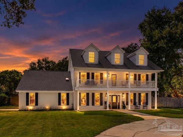 84 Chanteclaire Cir, Gulf Breeze, FL 32561