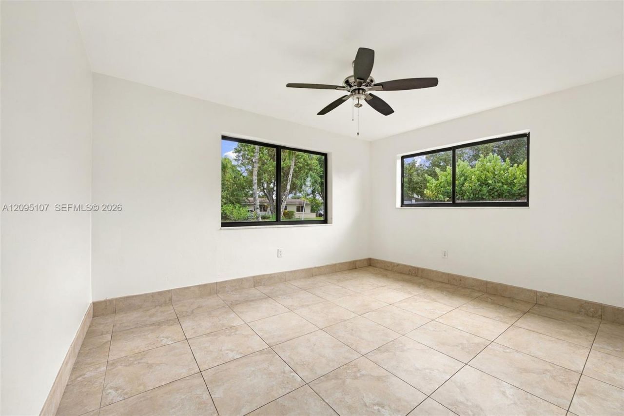 4920 SW 94th Ct, Miami, FL 33165 Photo