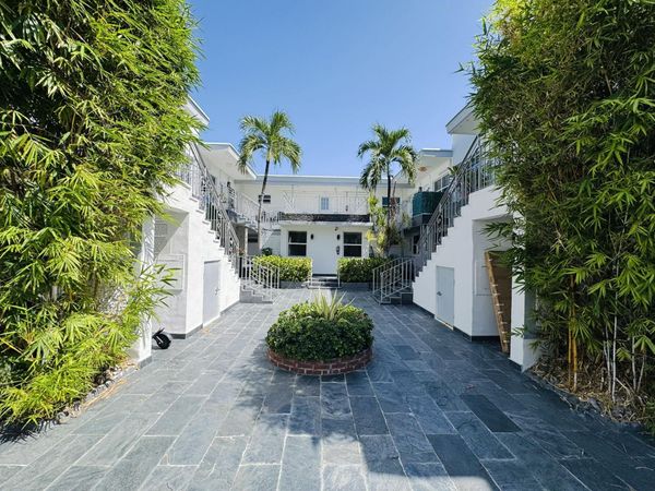 935 8TH Street, Unit 18, Miami Beach, FL 33139