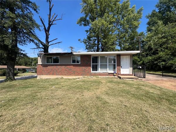 2241 Empress Drive , St Louis, MO 63136