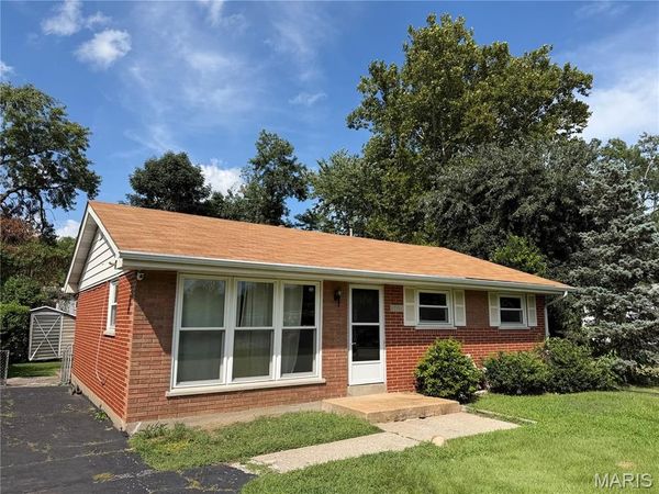 1201 Senate Drive , St Louis, MO 63138